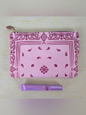 NEW Ipsy Bandana Make Up Bag With Mo-Beauty Gimme Mo-Glow Soft Pink Highlighter